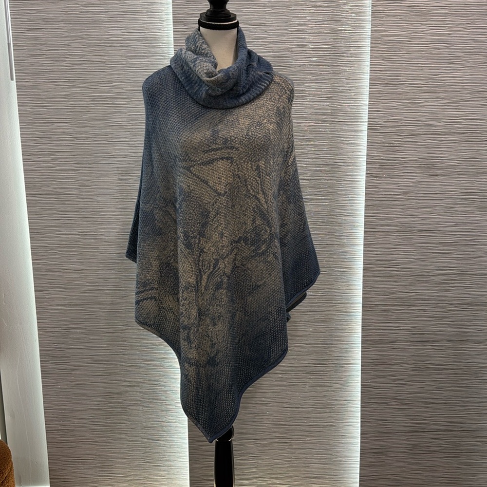 Petani by Pashmina Skywashed Poncho